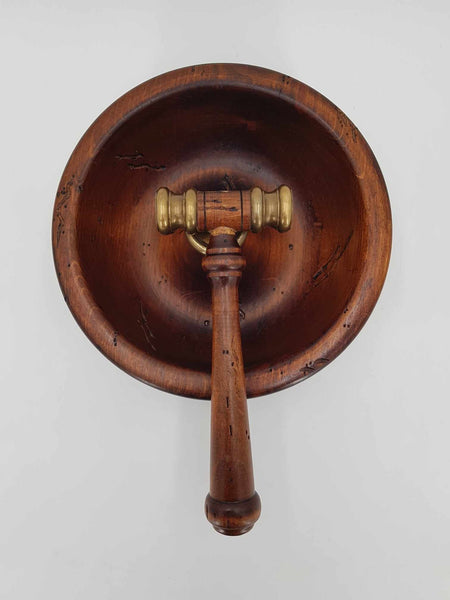 Ancien casse-noix et son marteau en bois et bronze