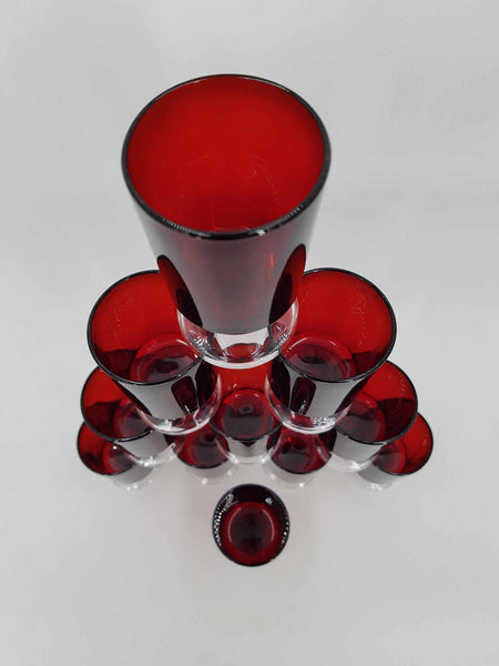 11 petits verres à vin vintage Luminarc de couleur rubis (1960)