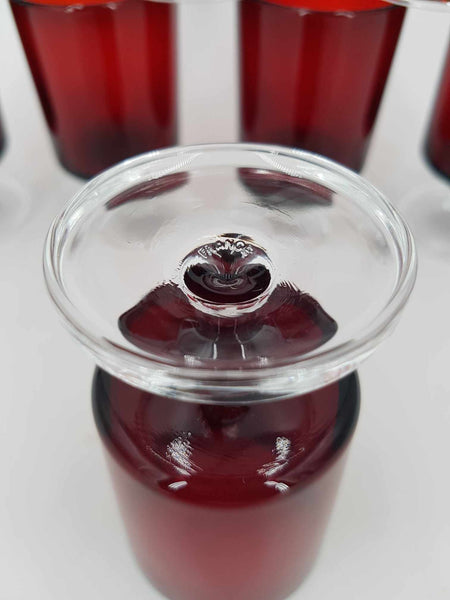 11 petits verres à vin vintage Luminarc de couleur rubis (1960)