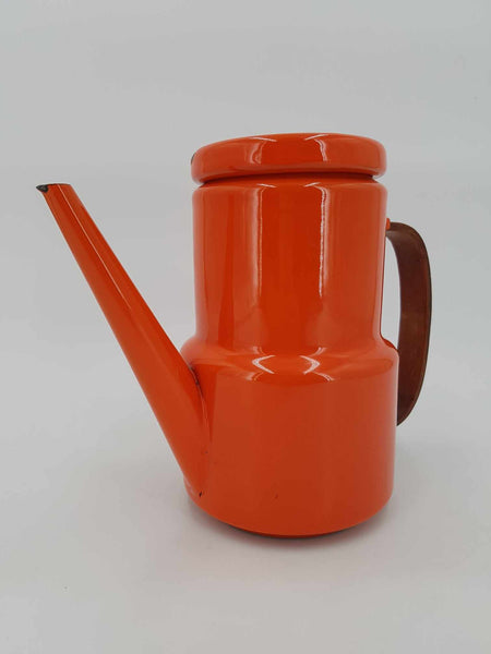 Ancienne cafetière émaillée de couleur orange