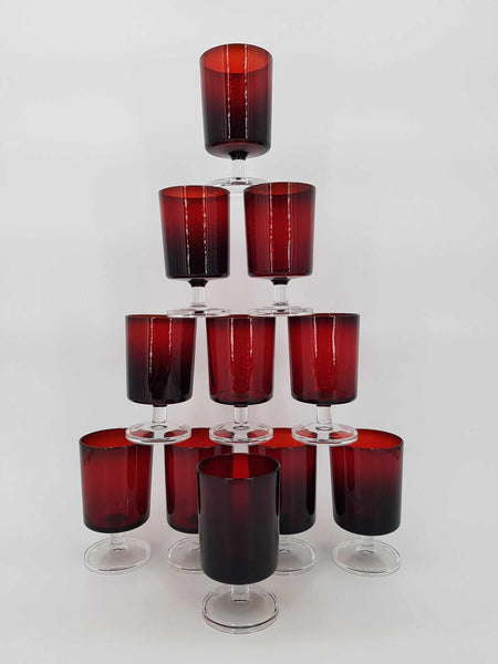 11 verres à vin vintage Luminarc de couleur rubis (1960)