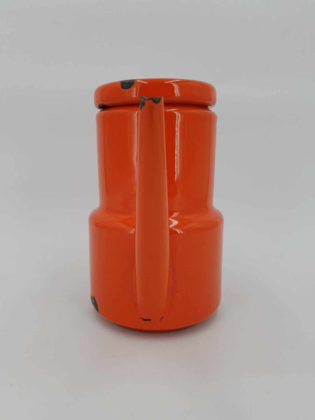 Ancienne cafetière émaillée de couleur orange