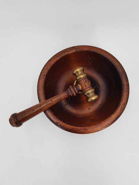 Ancien casse-noix et son marteau en bois et bronze