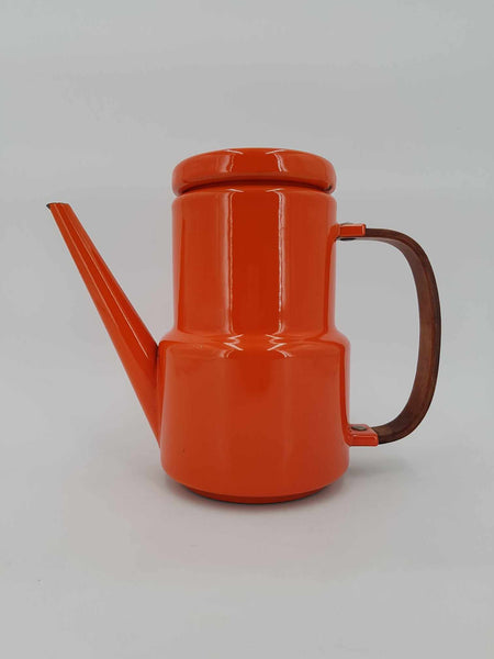 Ancienne cafetière émaillée de couleur orange