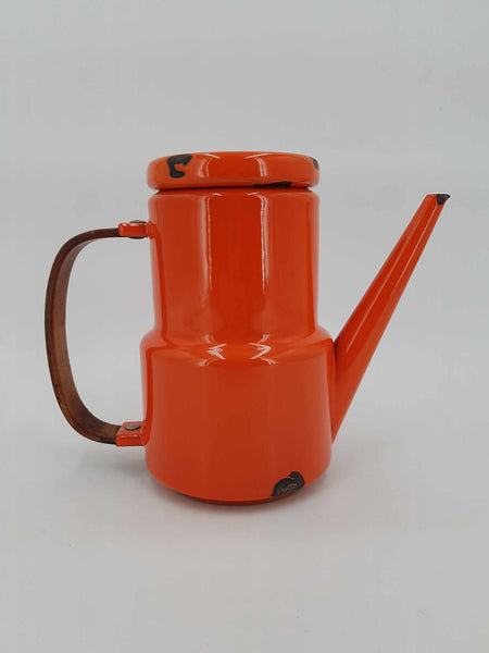 Ancienne cafetière émaillée de couleur orange