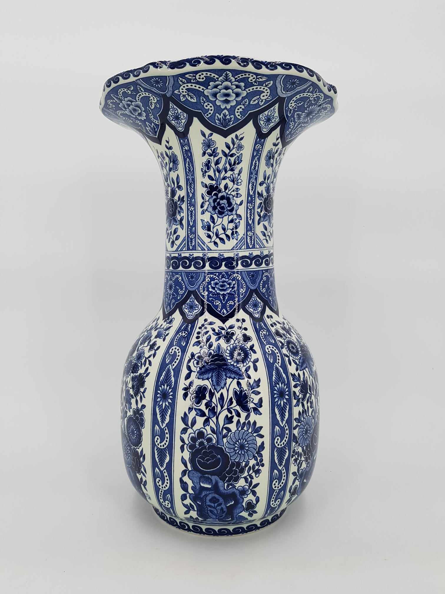 Grand vase en faïence de Delft Royal Sphinx par Boch