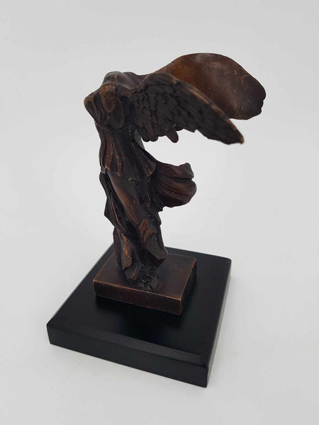 Sculpture en bronze reproduction "La victoire de Samothrace"