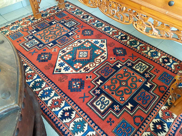 Tapis d'orient en laine entièrement fait main vendu avec son certificat d'authenticité