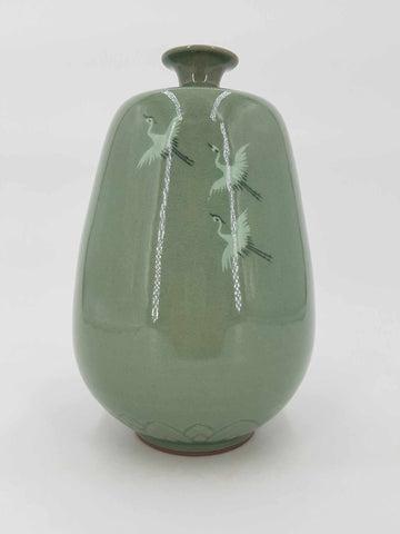 Vase Coréen en céladon à motif de grues et émail craquelé du milieu du XXe siècle