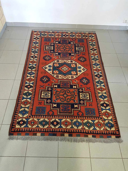 Tapis d'orient en laine entièrement fait main vendu avec son certificat d'authenticité