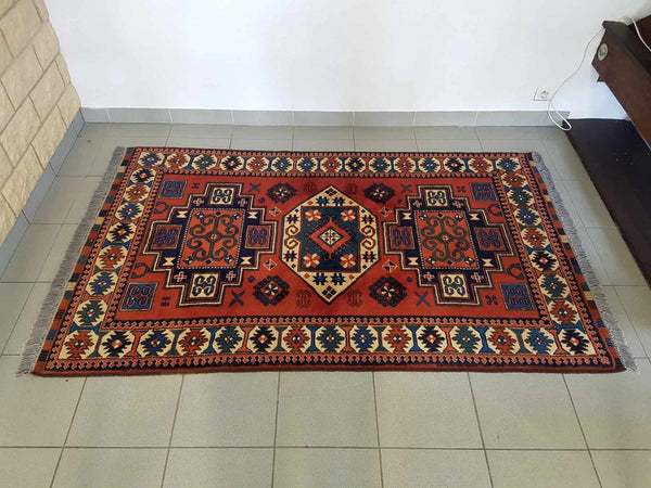 Tapis d'orient en laine entièrement fait main vendu avec son certificat d'authenticité