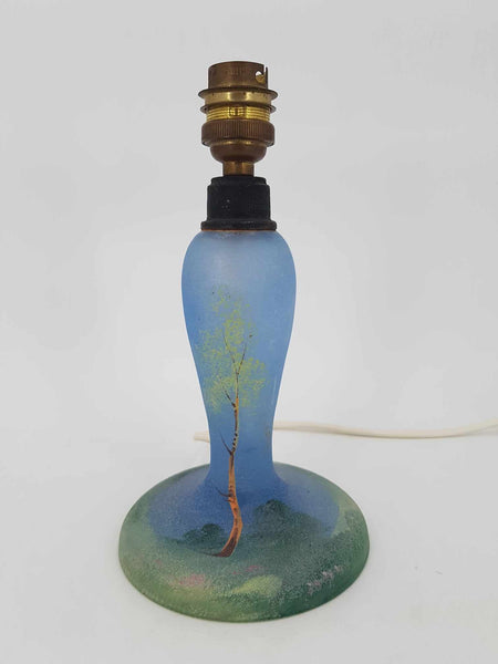 Pied de lampe Art déco en verre givré au décor de paysage émaillé signé Kolek (1920)