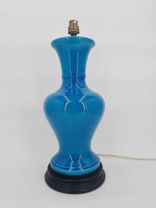 Ancien pied de lampe en céramique craquelée de couleur bleu