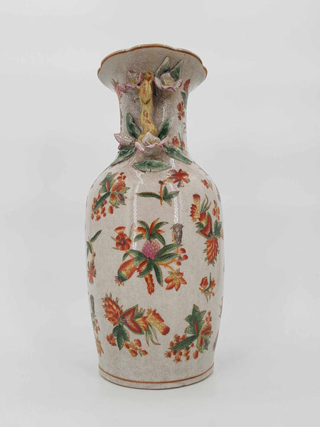 Vase Chinois Art d'Asie en porcelaine au décor de fleurs polychrome (Début du XXe siècle)