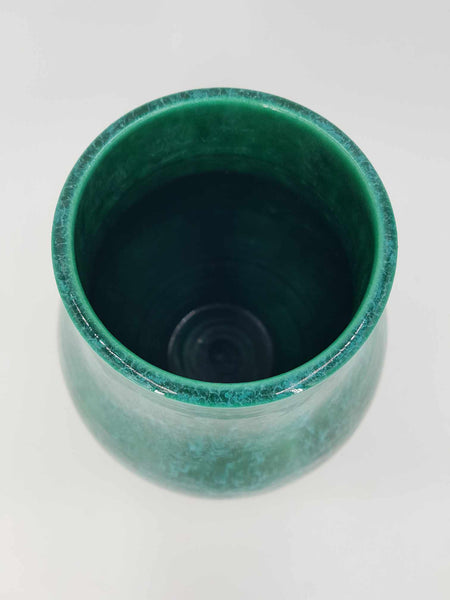 Vase en céramique à glaçure de couleur verte signé par la Poterie d'Accolay (1950-1960)