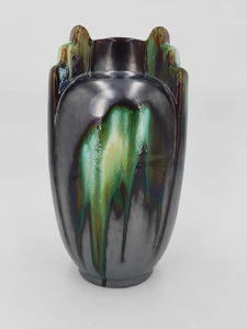 Vase en céramique à glaçure polychrome par la Faïencerie de Thulin en Belgique