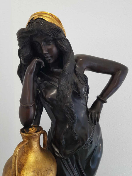 Grande statue "Rebecca au Puits" en bronze d'art creux par Friedrich Goldscheider fin du XIXe siècle