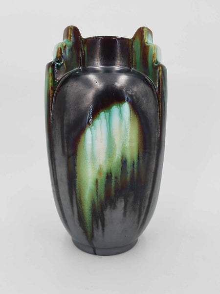 Vase en céramique à glaçure polychrome par la Faïencerie de Thulin en Belgique