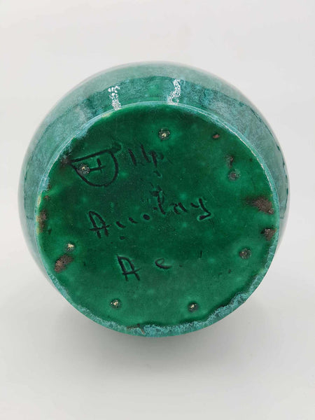 Vase en céramique à glaçure de couleur verte signé par la Poterie d'Accolay (1950-1960)