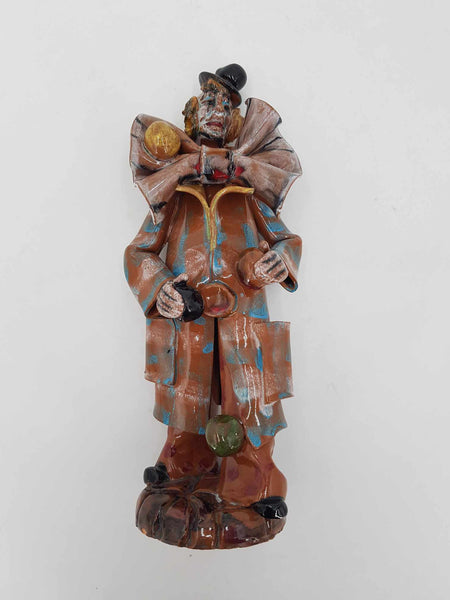 Ancien Clown Jongleur décoratif en terre cuite vernissée polychrome