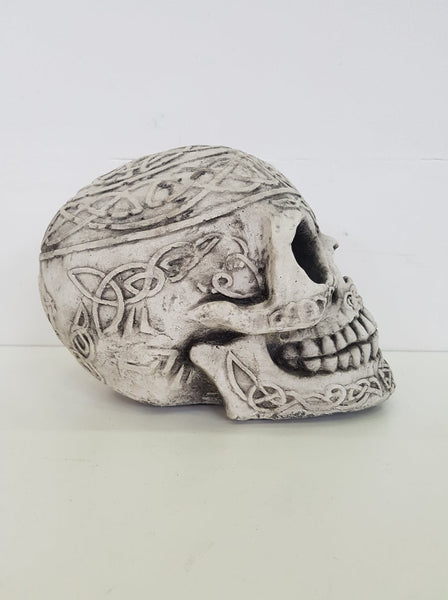 Tête de mort skull en béton