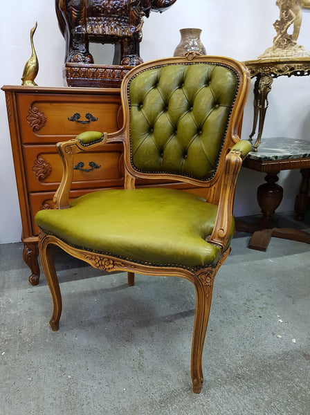 Ancien fauteuil de bureau style Louis XV en bois massif et cuir