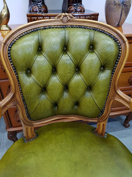 Ancien fauteuil de bureau style Louis XV en bois massif et cuir