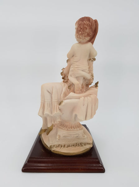 Statuette "L'arte nel Mondo" de grande taille en biscuit