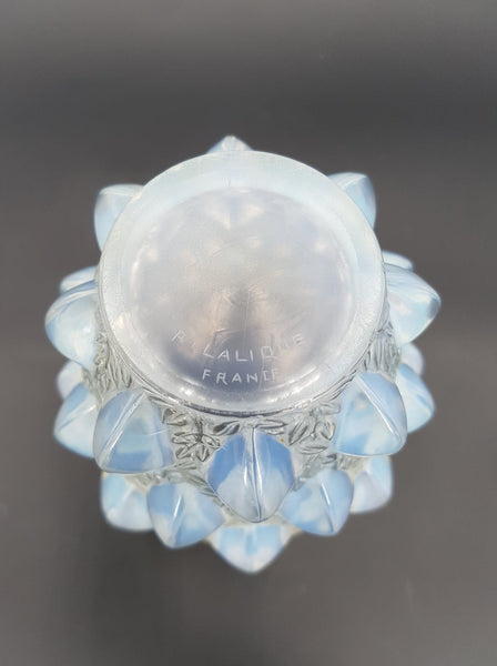 LALIQUE René (1860-1945) Vase Rampillon en verre pressé et moulé à cabochons opalescents