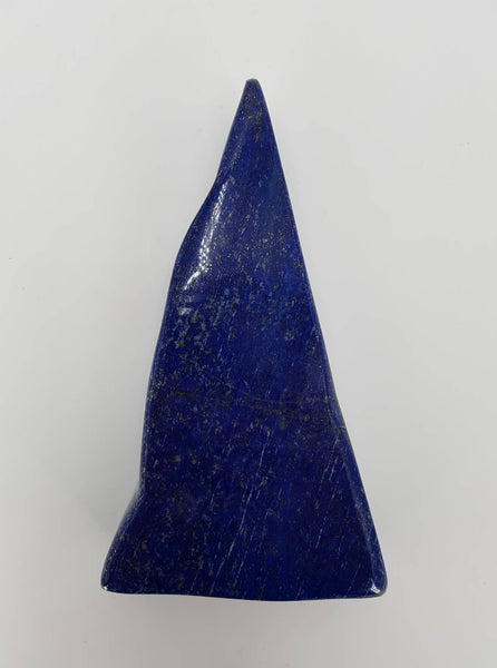 Magnifique bloc de Lapis Lazuli bleu royal poli en forme de triangle