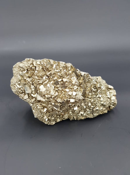 Beau bloc de Pyrite brute de qualité extra (1,2 kg)