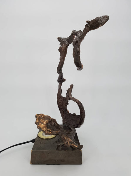 Grande sculpture représentant un chat en bronze signé Yves LOHE (1947)