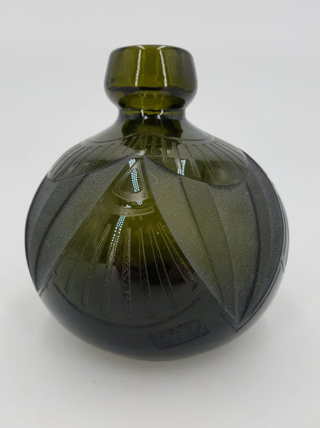 Vase boule Art déco en verre forme géométrique dégagé à l'acide par Auguste Claude Heiligenstein signé Legras