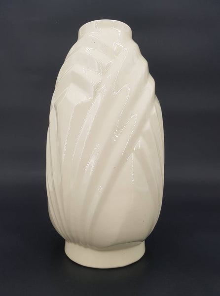 Charles Catteau Vase Boch Frères en céramique monochrome à motif géométrique (1930)