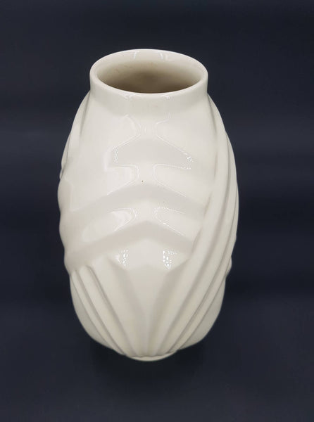 Charles Catteau Vase Boch Frères en céramique monochrome à motif géométrique (1930)