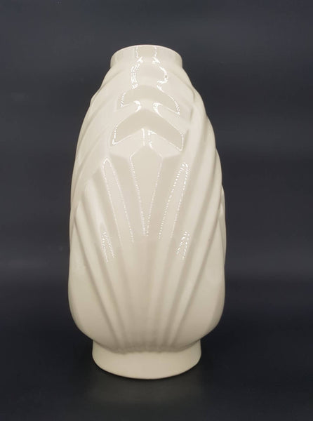 Charles Catteau Vase Boch Frères en céramique monochrome à motif géométrique (1930)