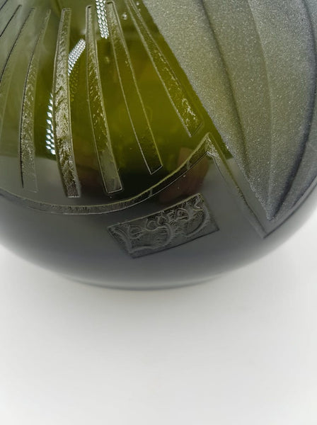 Vase boule Art déco en verre forme géométrique dégagé à l'acide par Auguste Claude Heiligenstein signé Legras