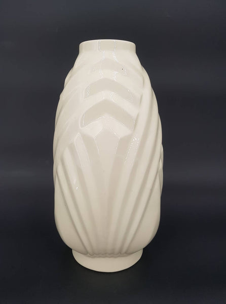 Charles Catteau Vase Boch Frères en céramique monochrome à motif géométrique (1930)