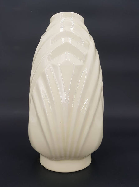 Charles Catteau Vase Boch Frères en céramique monochrome à motif géométrique (1930)