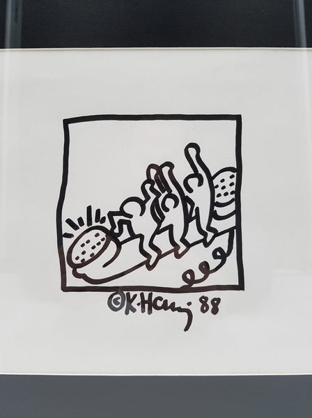 Authentique dessin original au feutre noir signé par Keith Haring en 1988