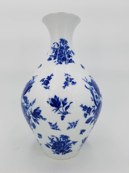 Vase en porcelaine à col doré estampillé Jaeger & Co Bavaria