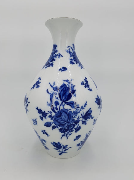 Vase en porcelaine à col doré estampillé Jaeger & Co Bavaria