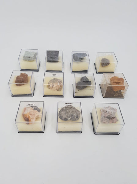 Ensemble de 11 minéraux de collection