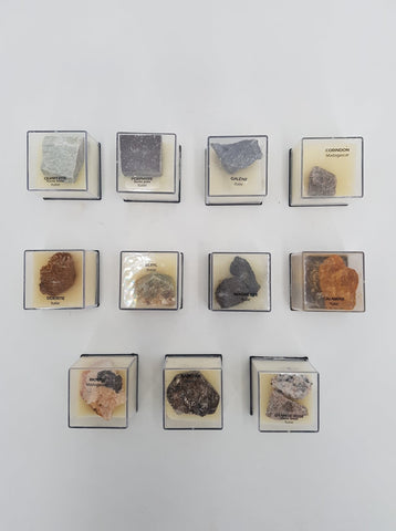 Ensemble de 11 minéraux de collection