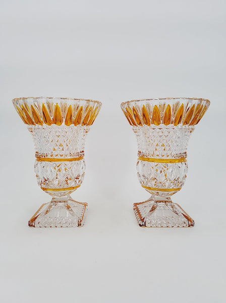 Paire de vases Médicis en cristal ciselé des années 70