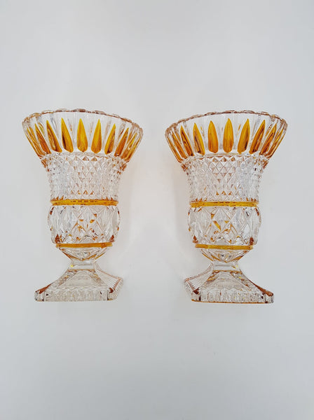 Paire de vases Médicis en cristal ciselé des années 70