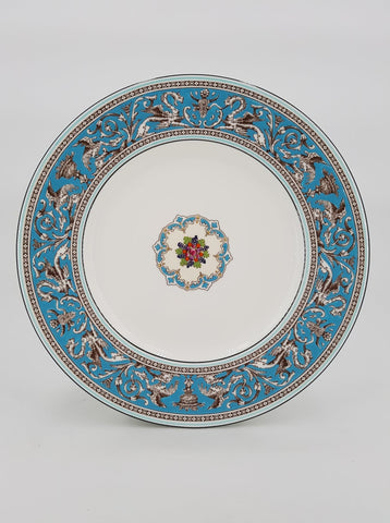 Assiette plate Wedgwood modèle Florentine en porcelaine émaillée