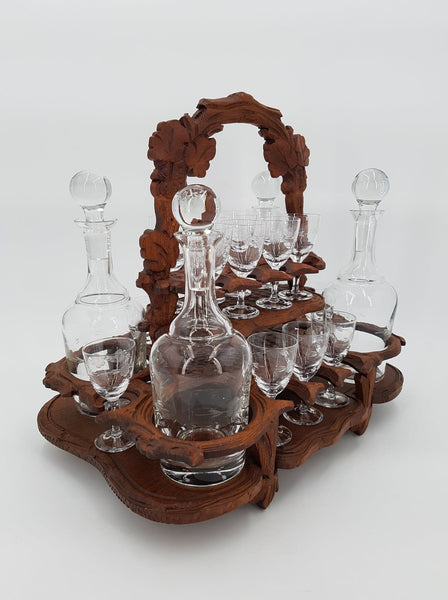 Rare cave-serviteur à liqueur en bois sculpté et cristal ciselé de Vallerysthal