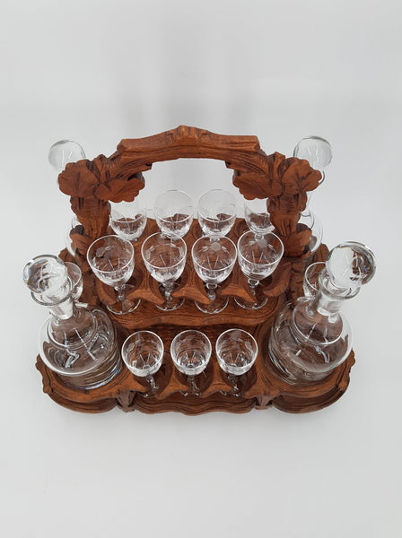 Rare cave-serviteur à liqueur en bois sculpté et cristal ciselé de Vallerysthal