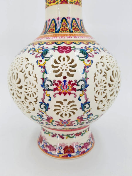 Vase - photophore antique en porcelaine peint à la main signé de manufacture chinoise